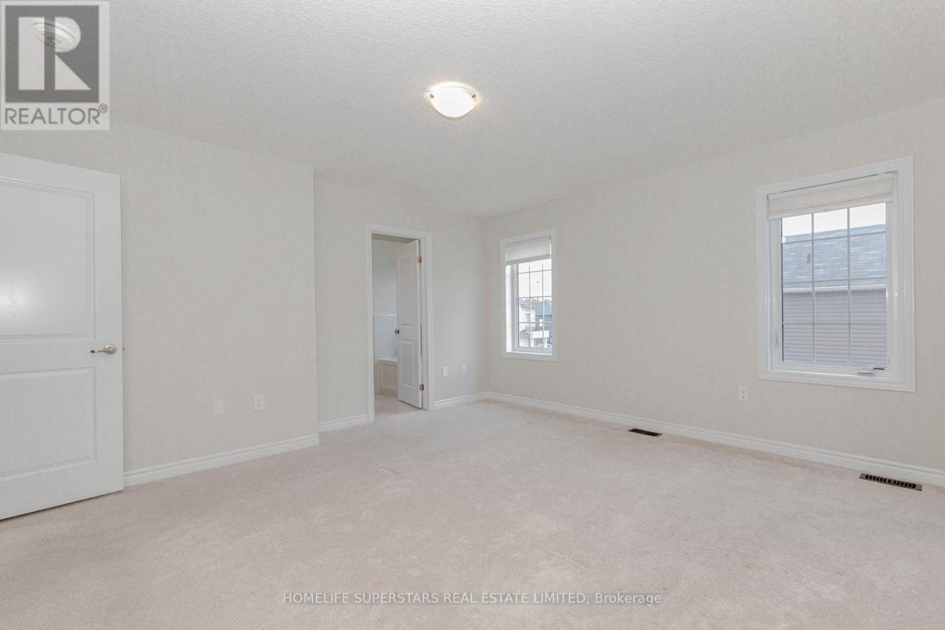 10 MACKLIN STREET - Photo 28