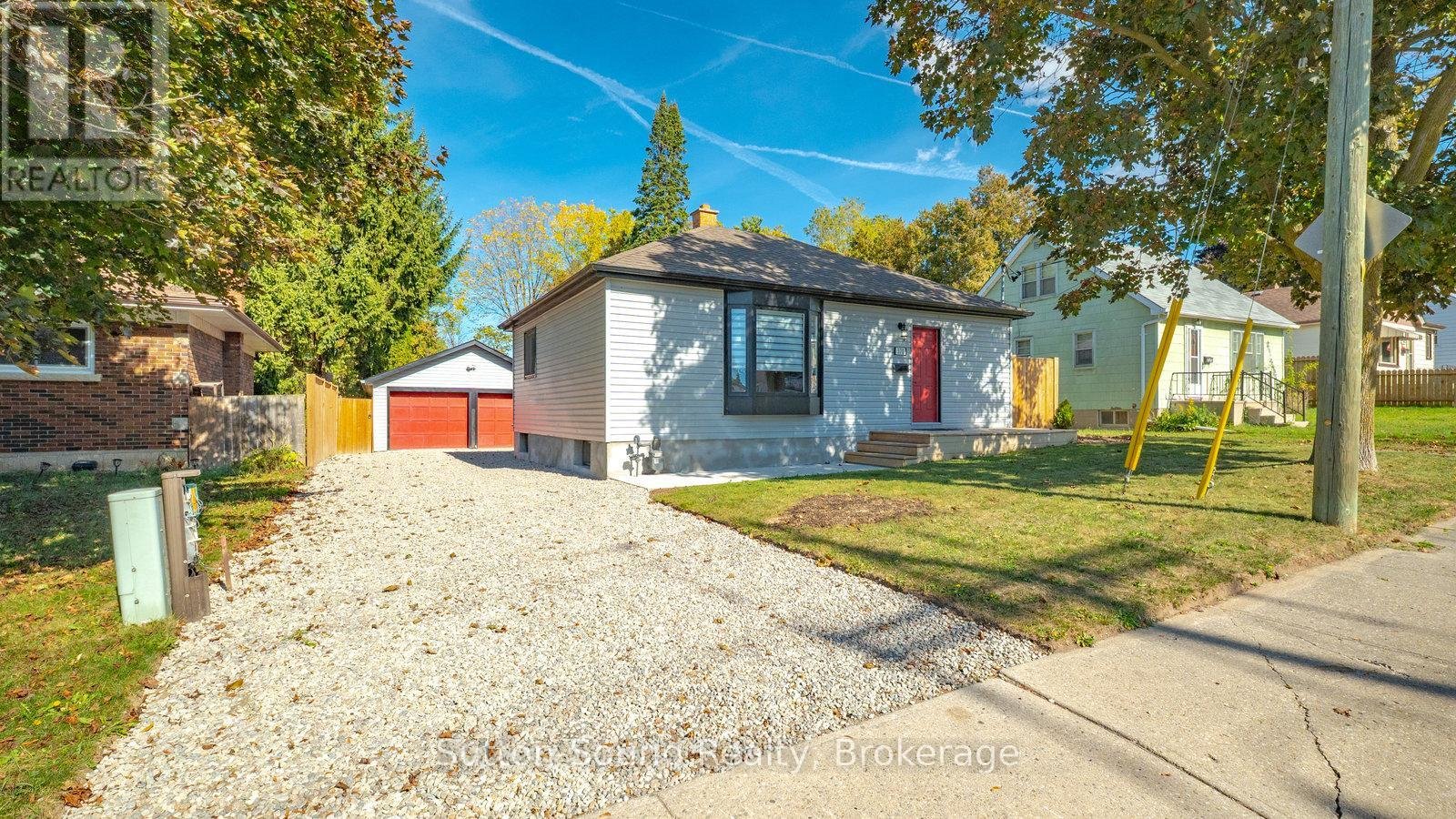 370 GREY STREET - Photo 2
