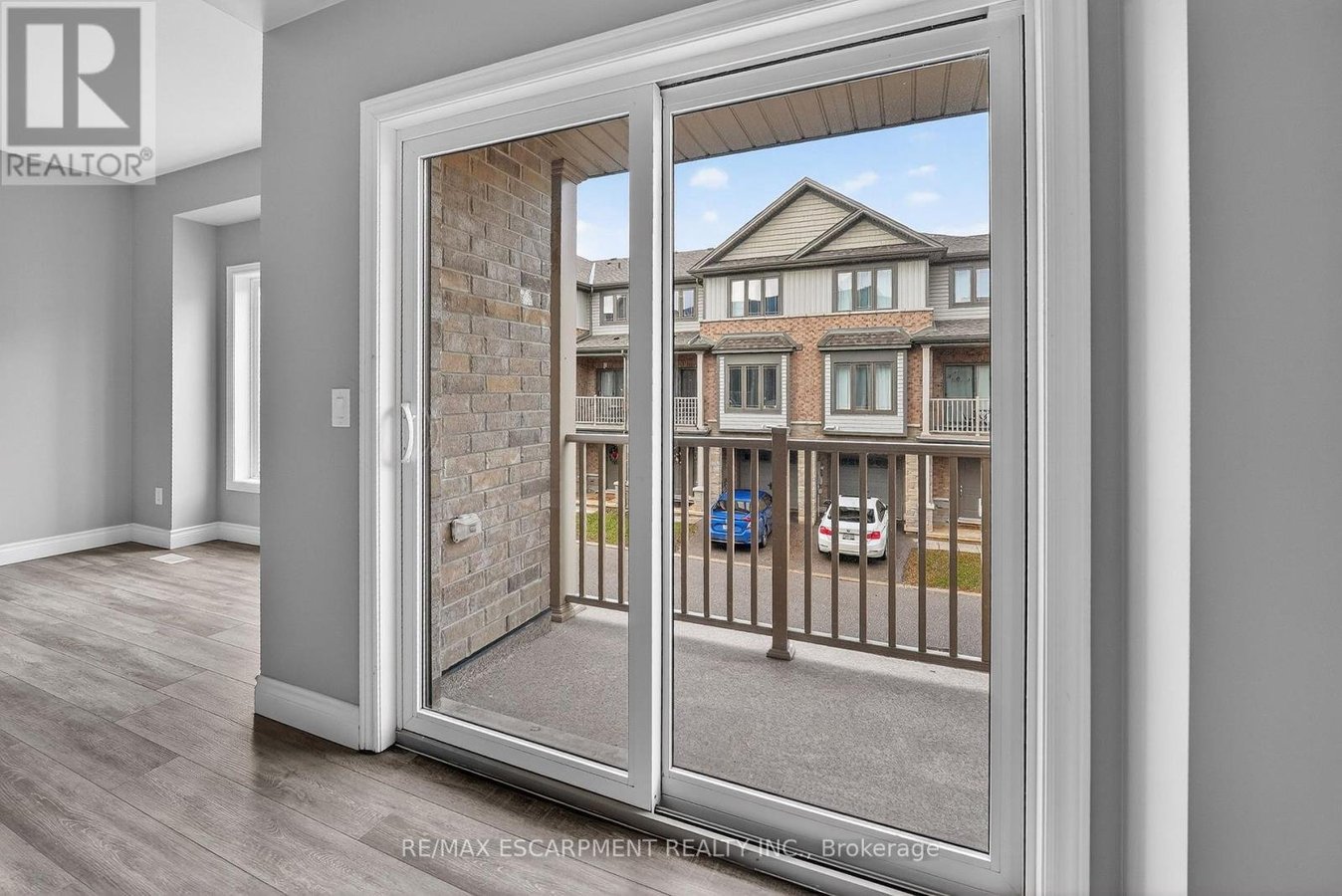 123 - 77 DIANA AVENUE - Photo 4
