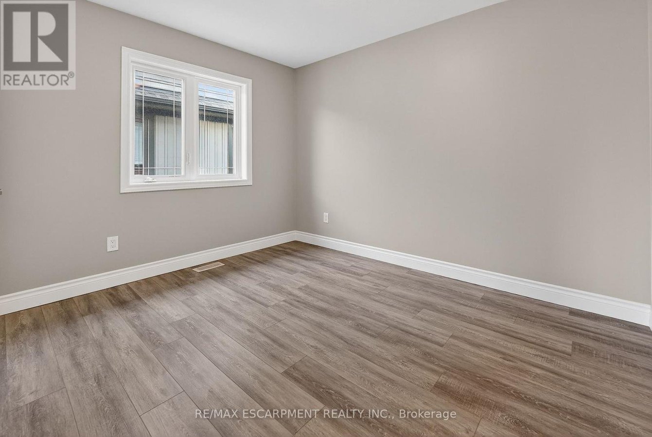 123 - 77 DIANA AVENUE - Photo 12