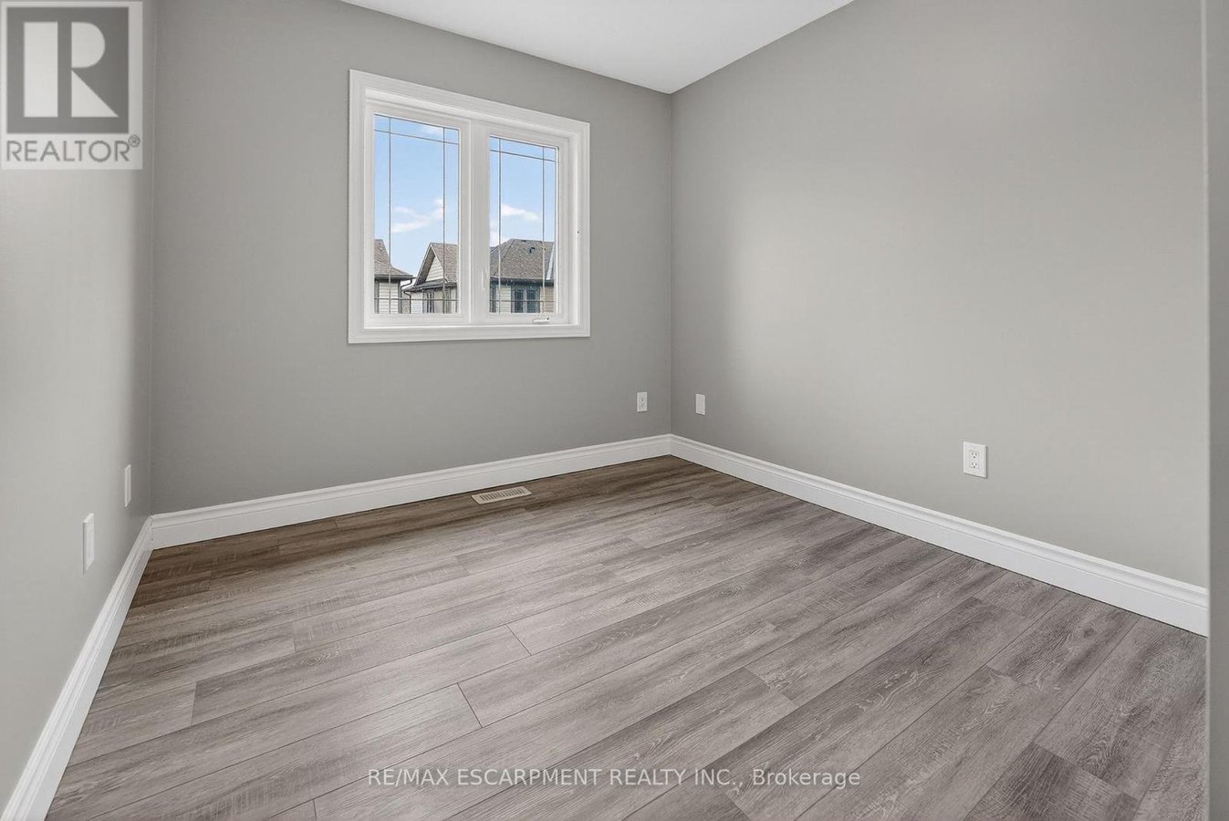 123 - 77 DIANA AVENUE - Photo 16