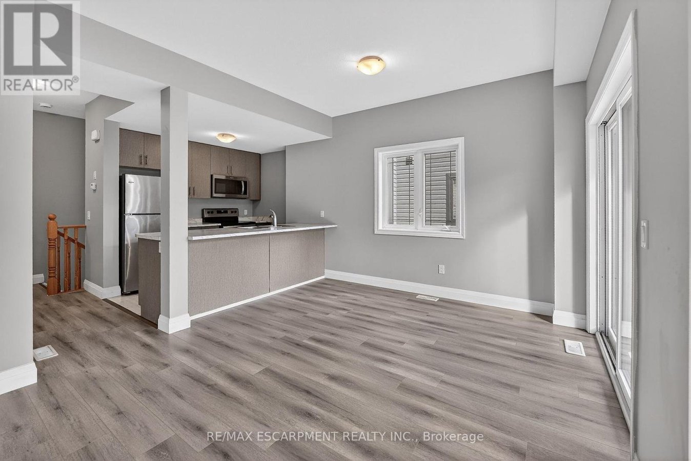 134 - 77 DIANA AVENUE - Photo 4
