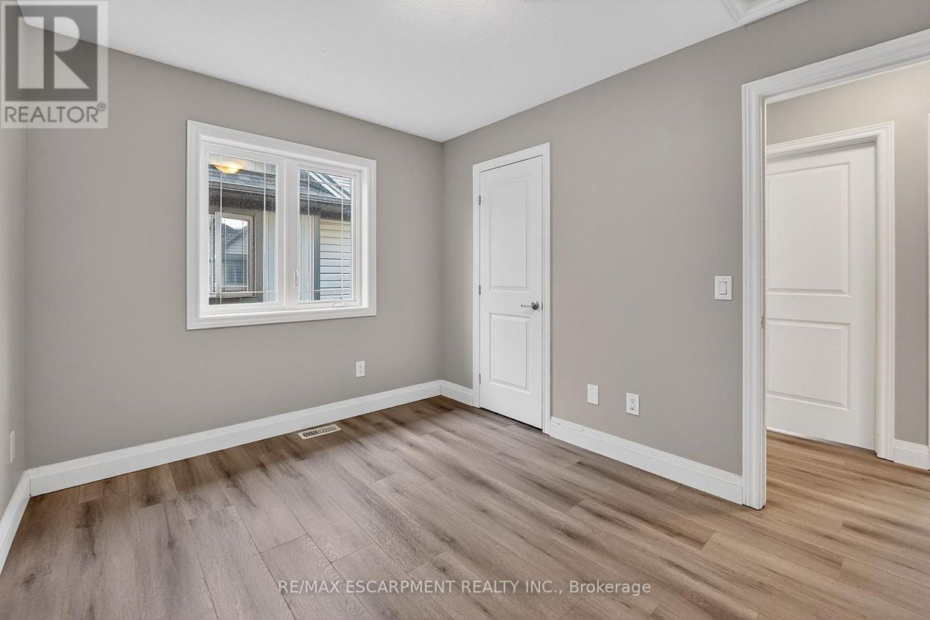 134 - 77 DIANA AVENUE - Photo 17