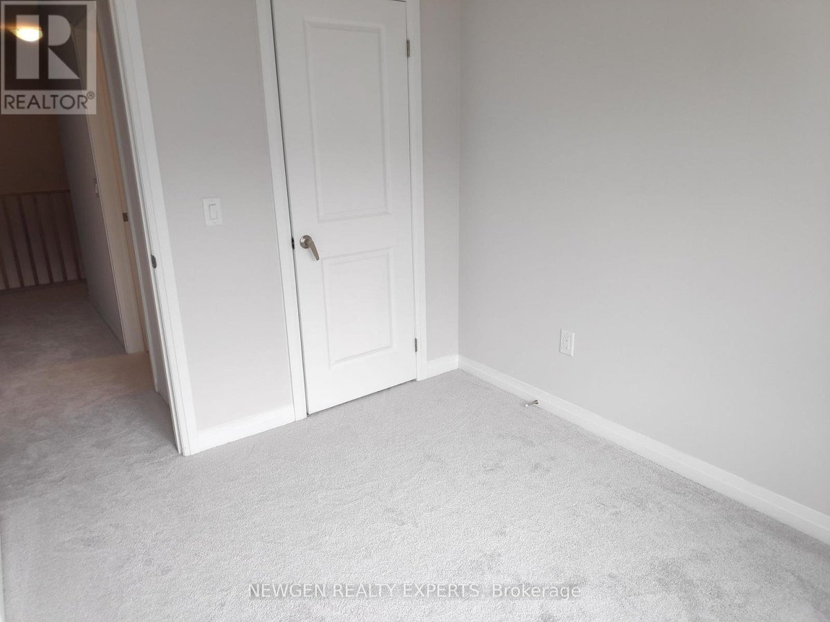 711 - 585 COLBORNE STREET E - Photo 8