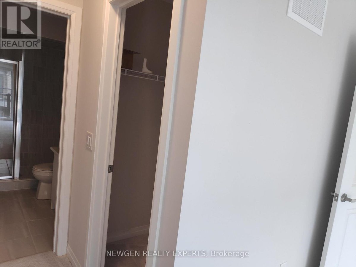 711 - 585 COLBORNE STREET E - Photo 11