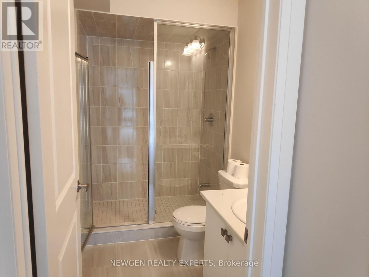 711 - 585 COLBORNE STREET E - Photo 12