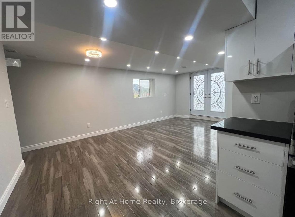 B1 - 54 PACE AVENUE - Photo 6