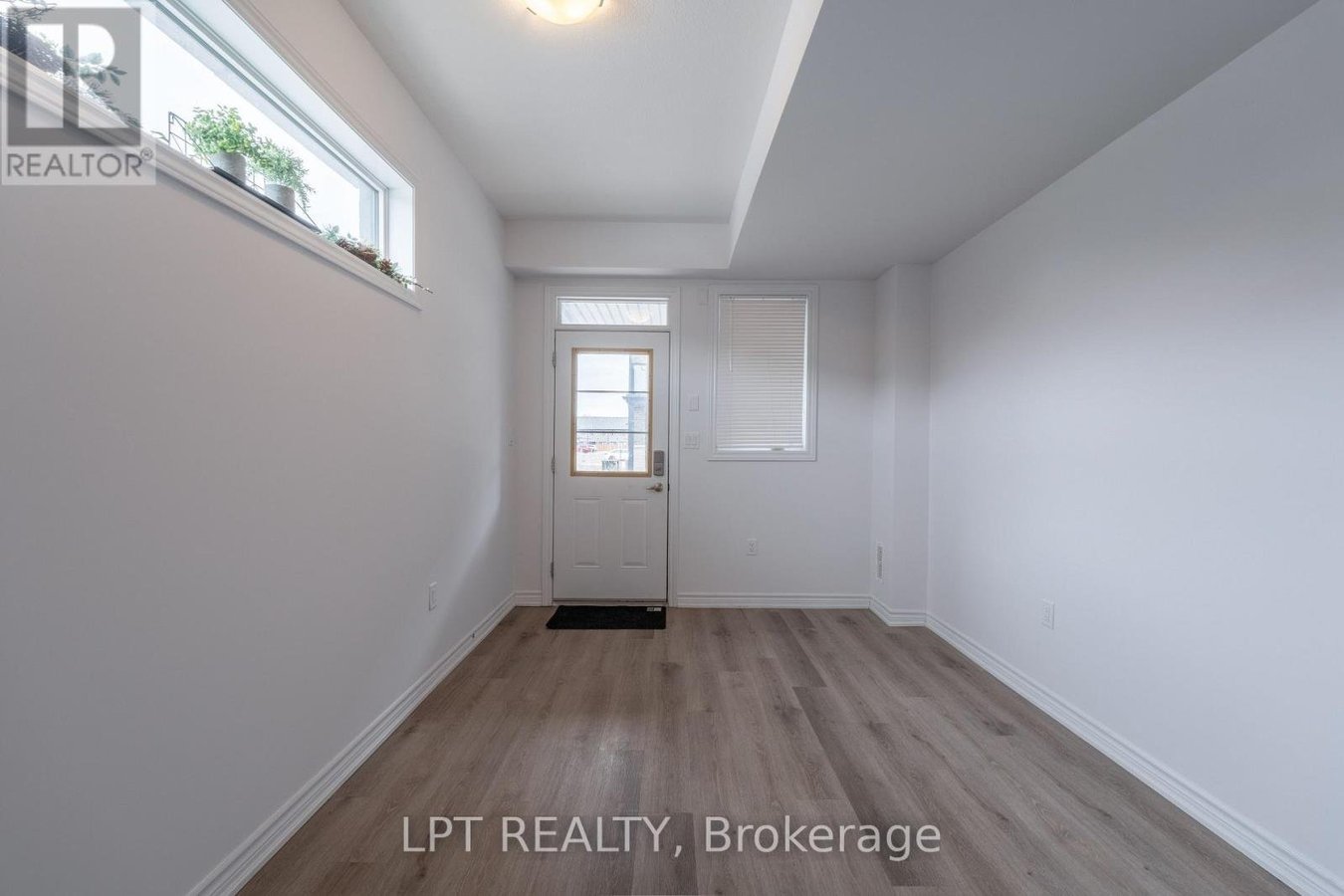 110 - 461 BLACKBURN DRIVE S - Photo 3