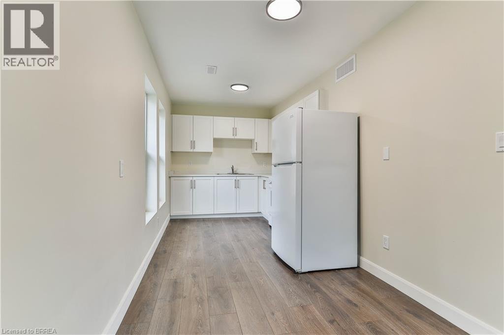 321 DALHOUSIE Street Unit# B - Photo 2