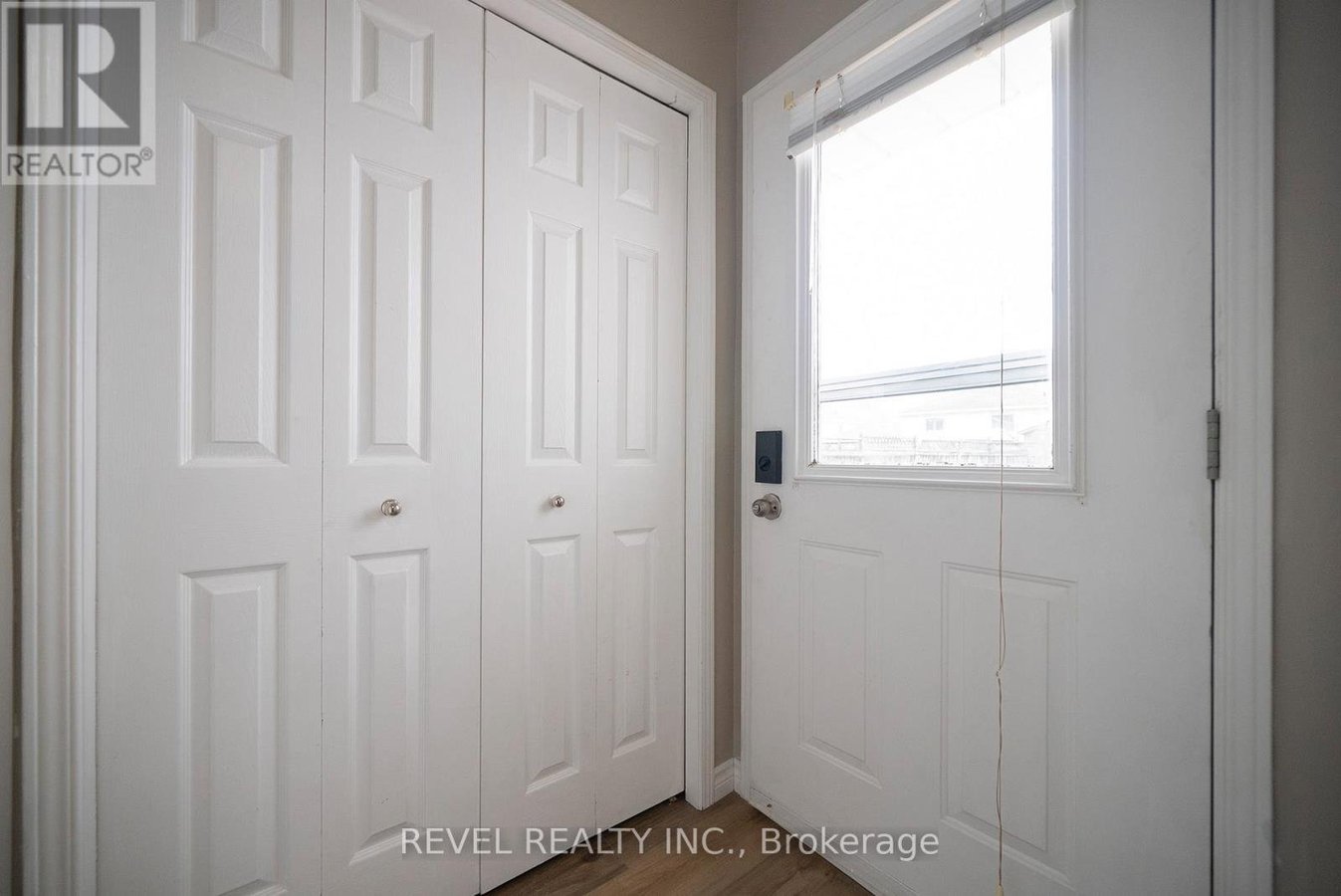 LOWER - 53 MEMORIAL DRIVE - Photo 2