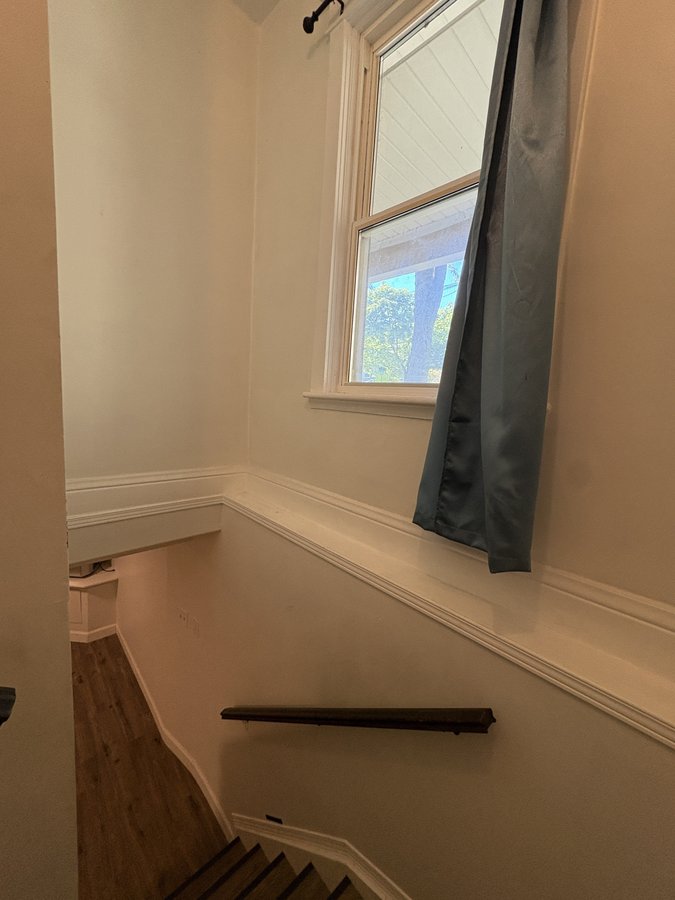 216 Wellington Street - Photo 2