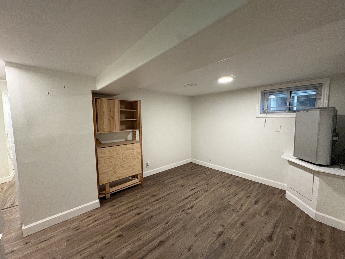 216 Wellington Street - Photo 3