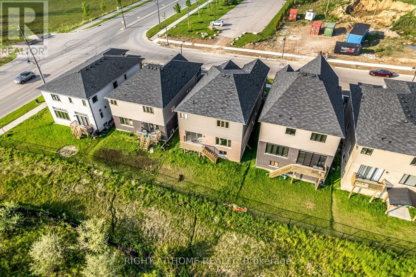 330 GILLESPIE DRIVE - Photo 4