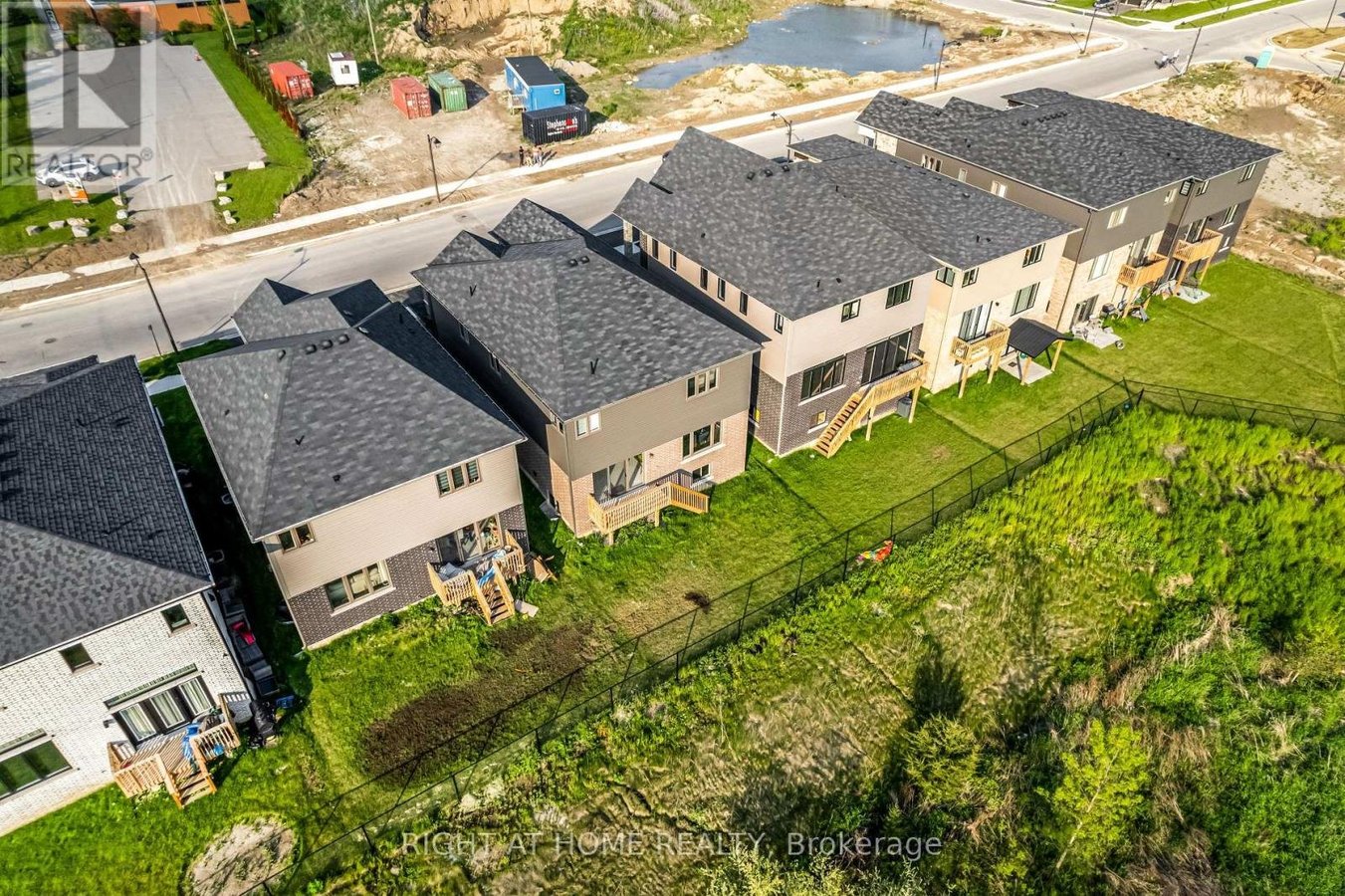 330 GILLESPIE DRIVE - Photo 5