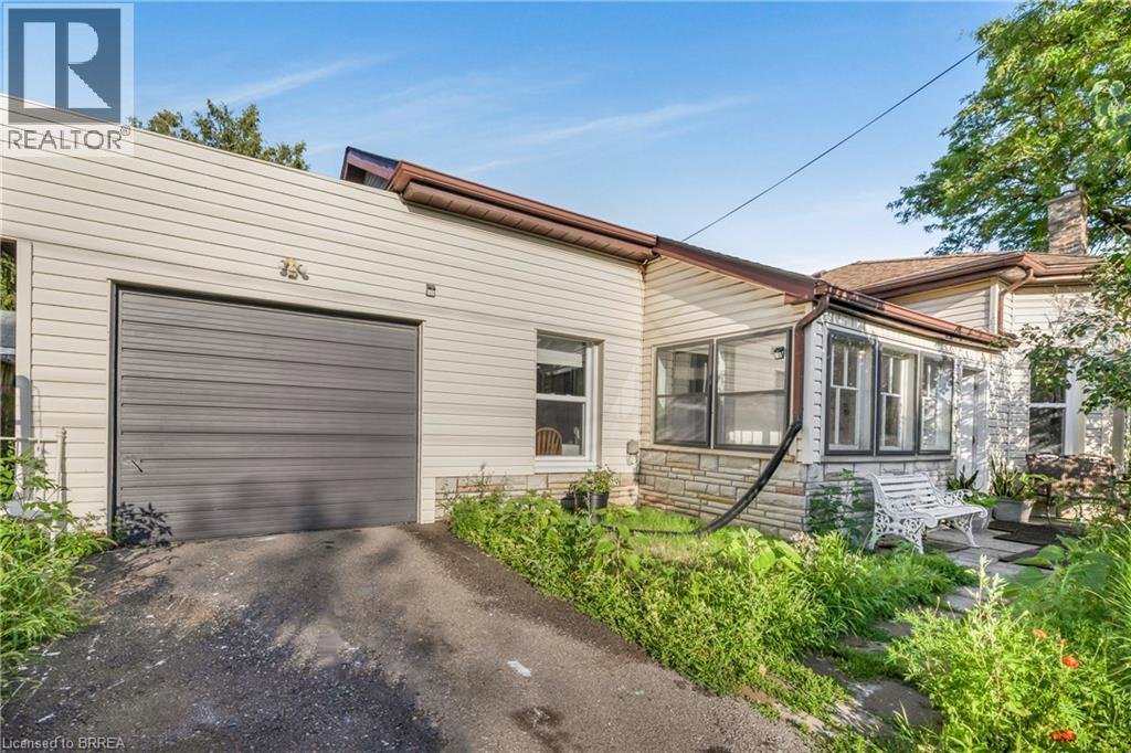 472 COLBORNE Street E - Photo 2