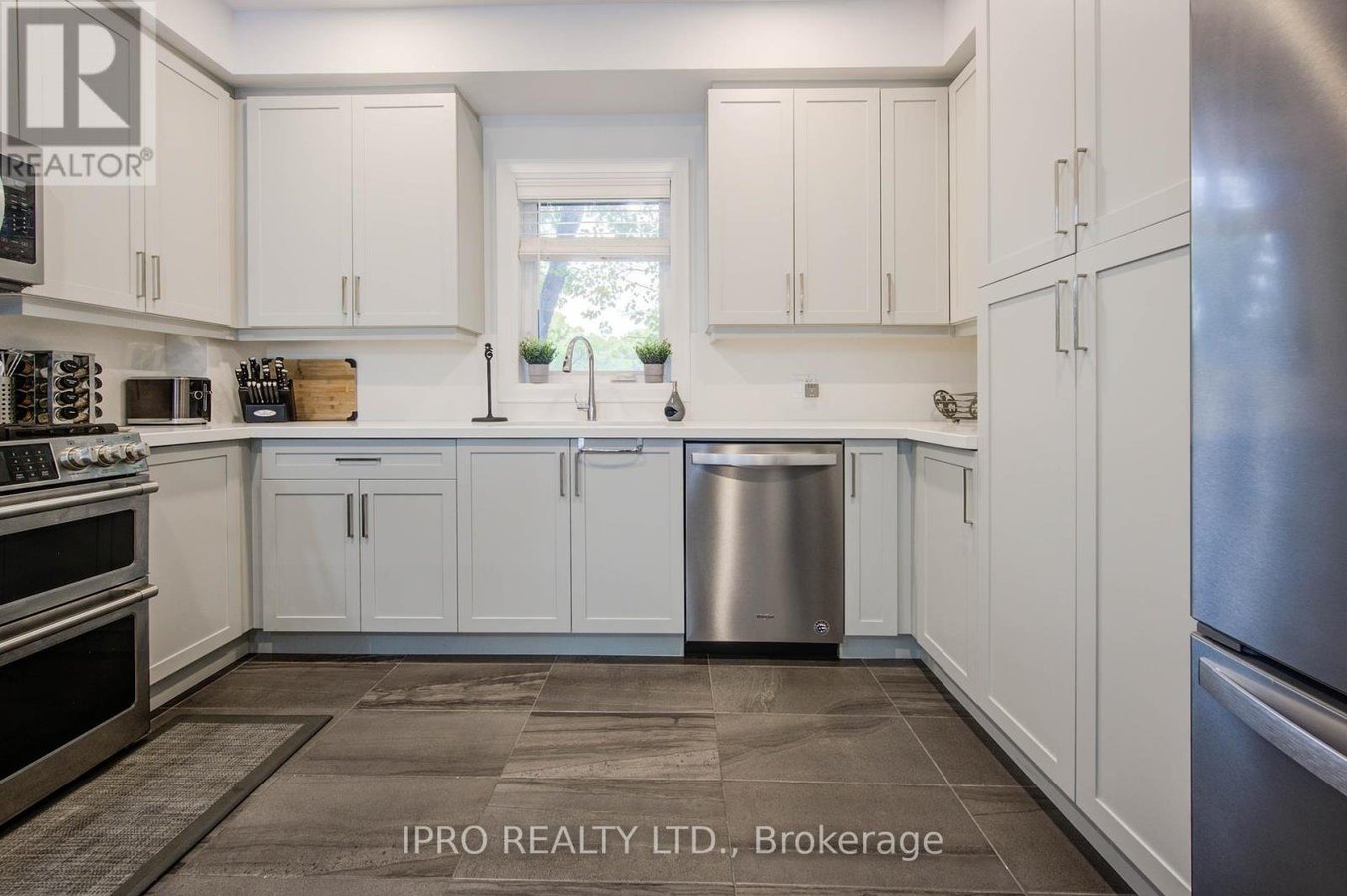 26 - 33 JARVIS STREET - Photo 22