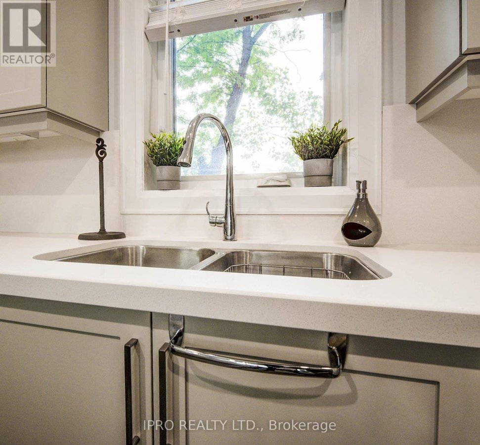 26 - 33 JARVIS STREET - Photo 24