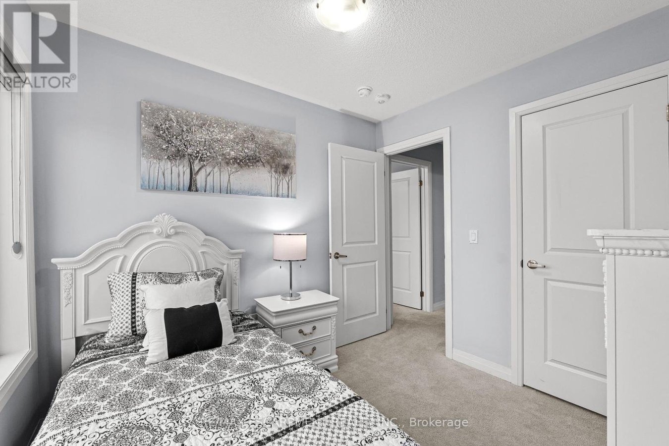 1117 - 585 COLBORNE STREET E - Photo 10