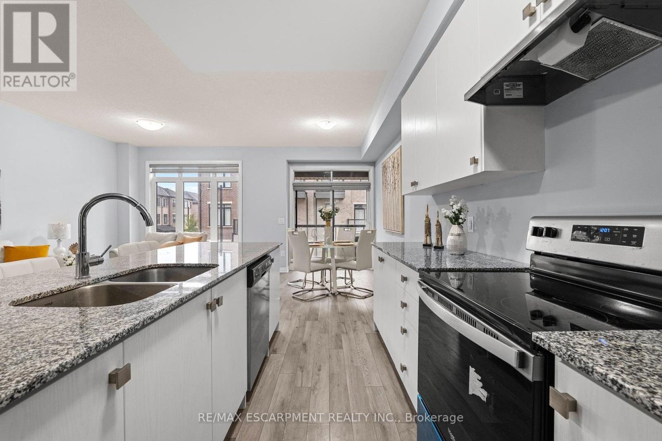1117 - 585 COLBORNE STREET E - Photo 25
