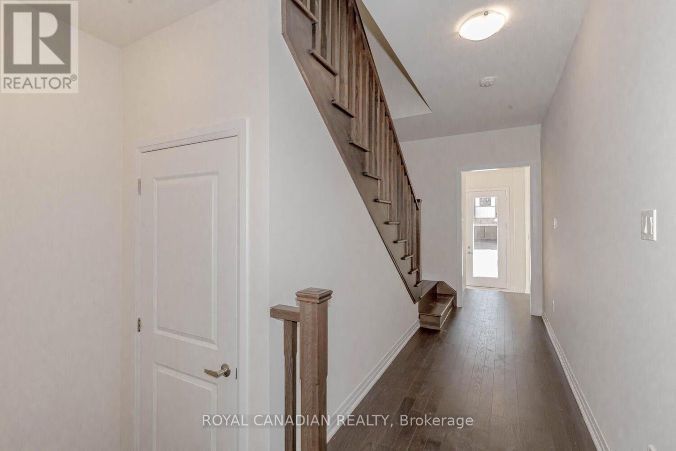 15 MOLNAR CRESCENT - Photo 8
