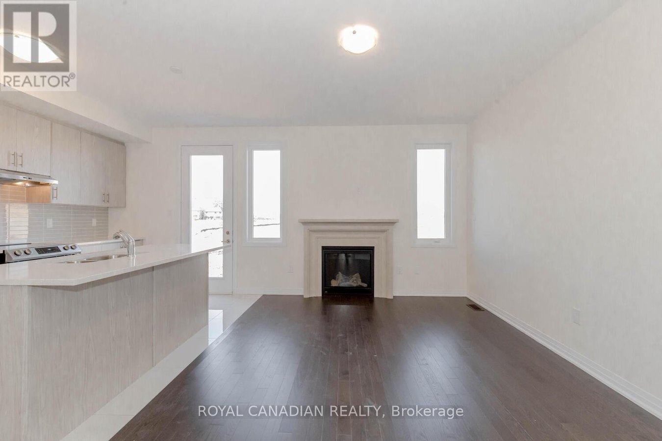 15 MOLNAR CRESCENT - Photo 9