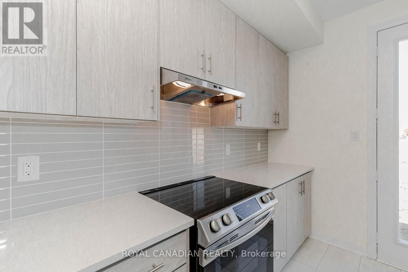 15 MOLNAR CRESCENT - Photo 14