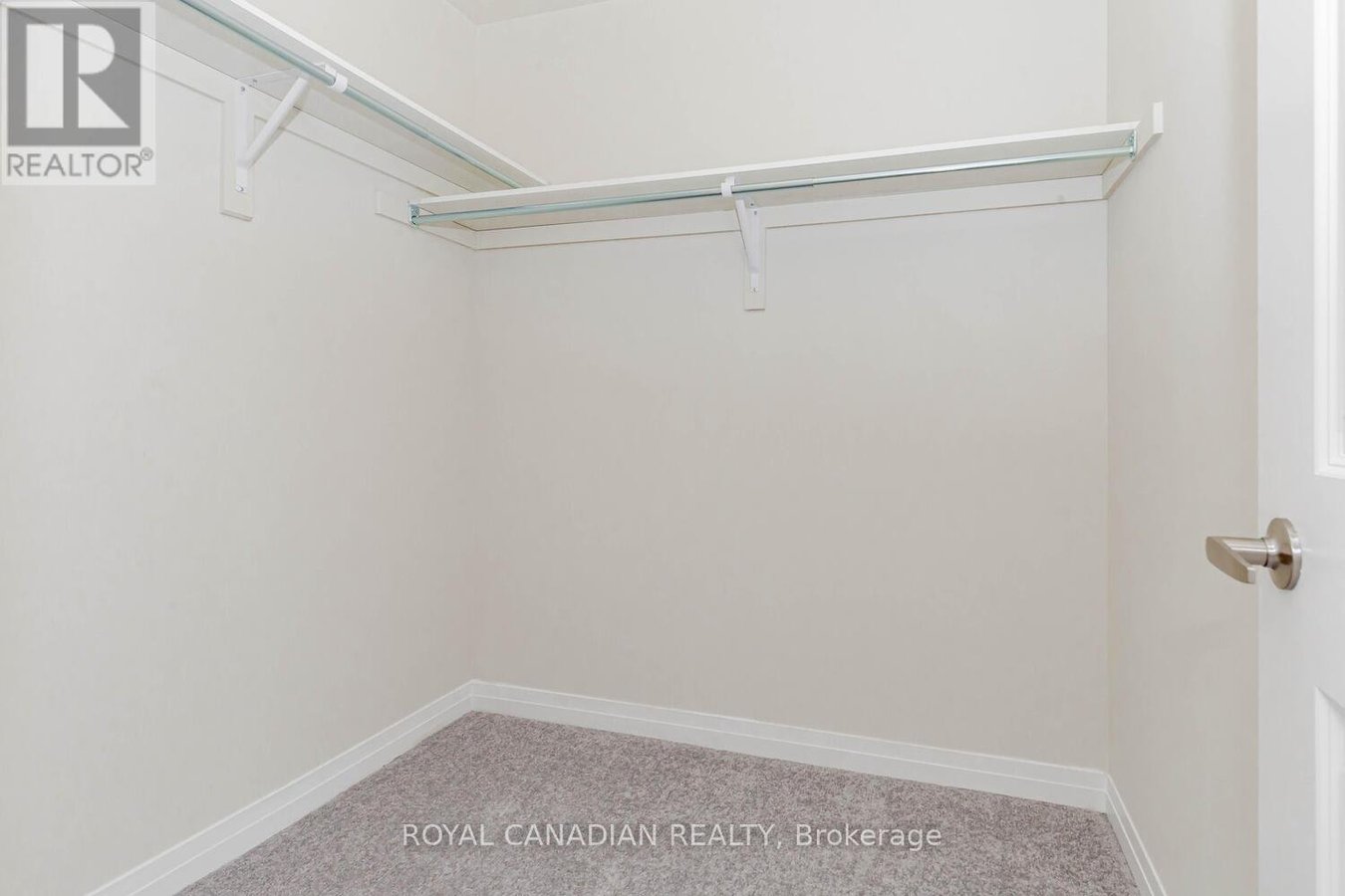 15 MOLNAR CRESCENT - Photo 22