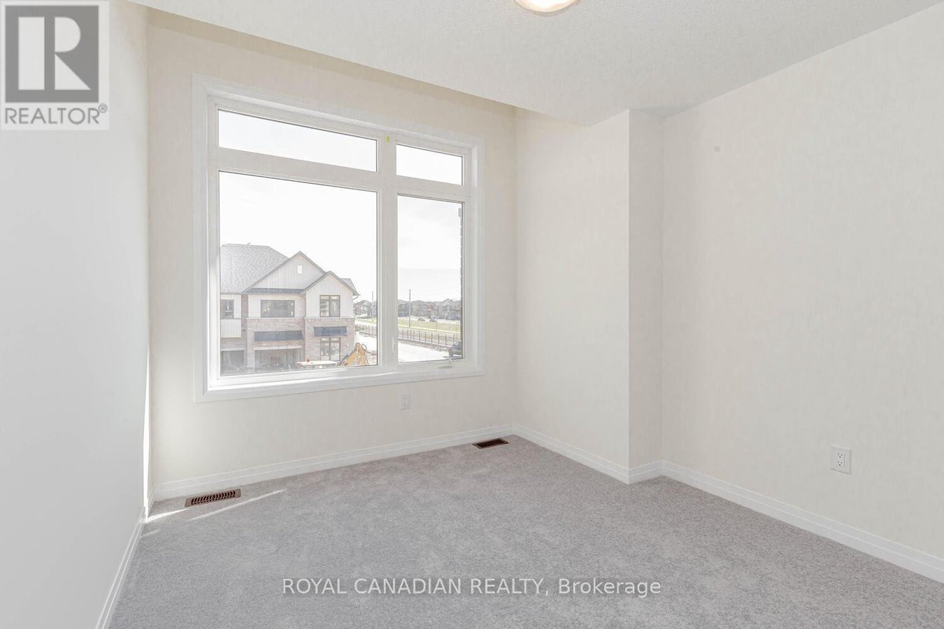 15 MOLNAR CRESCENT - Photo 25