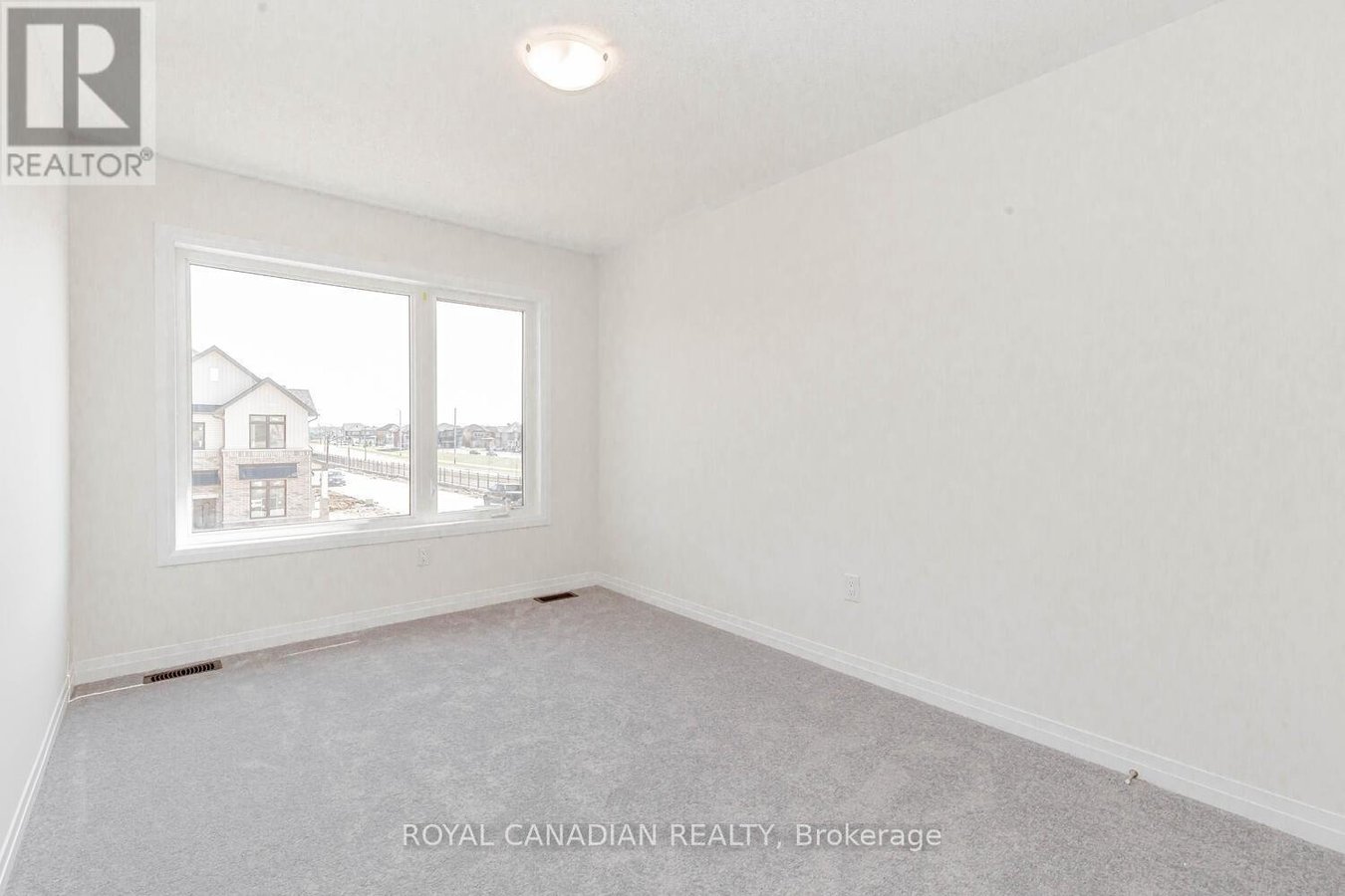 15 MOLNAR CRESCENT - Photo 27