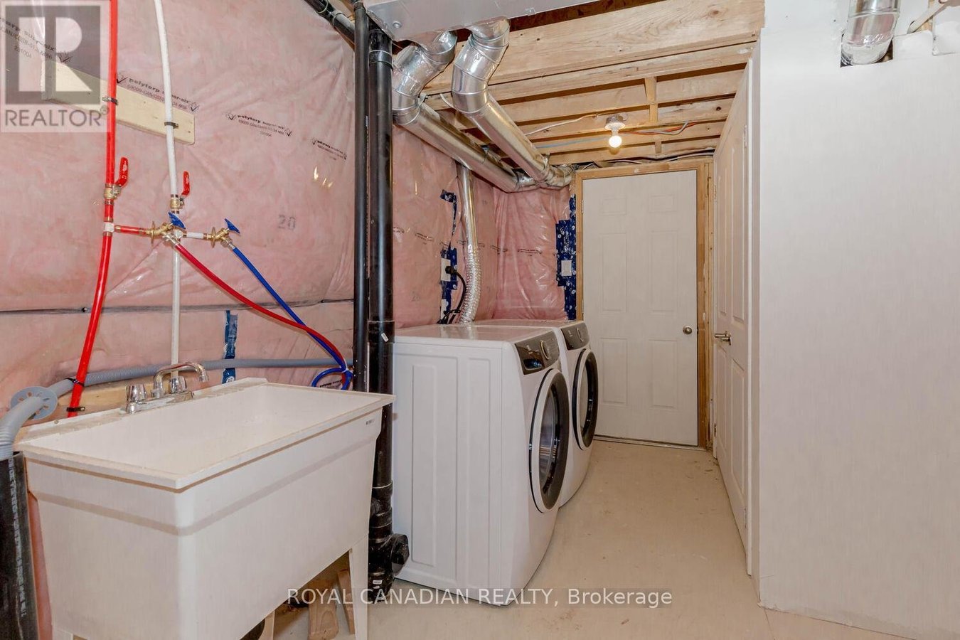 15 MOLNAR CRESCENT - Photo 35