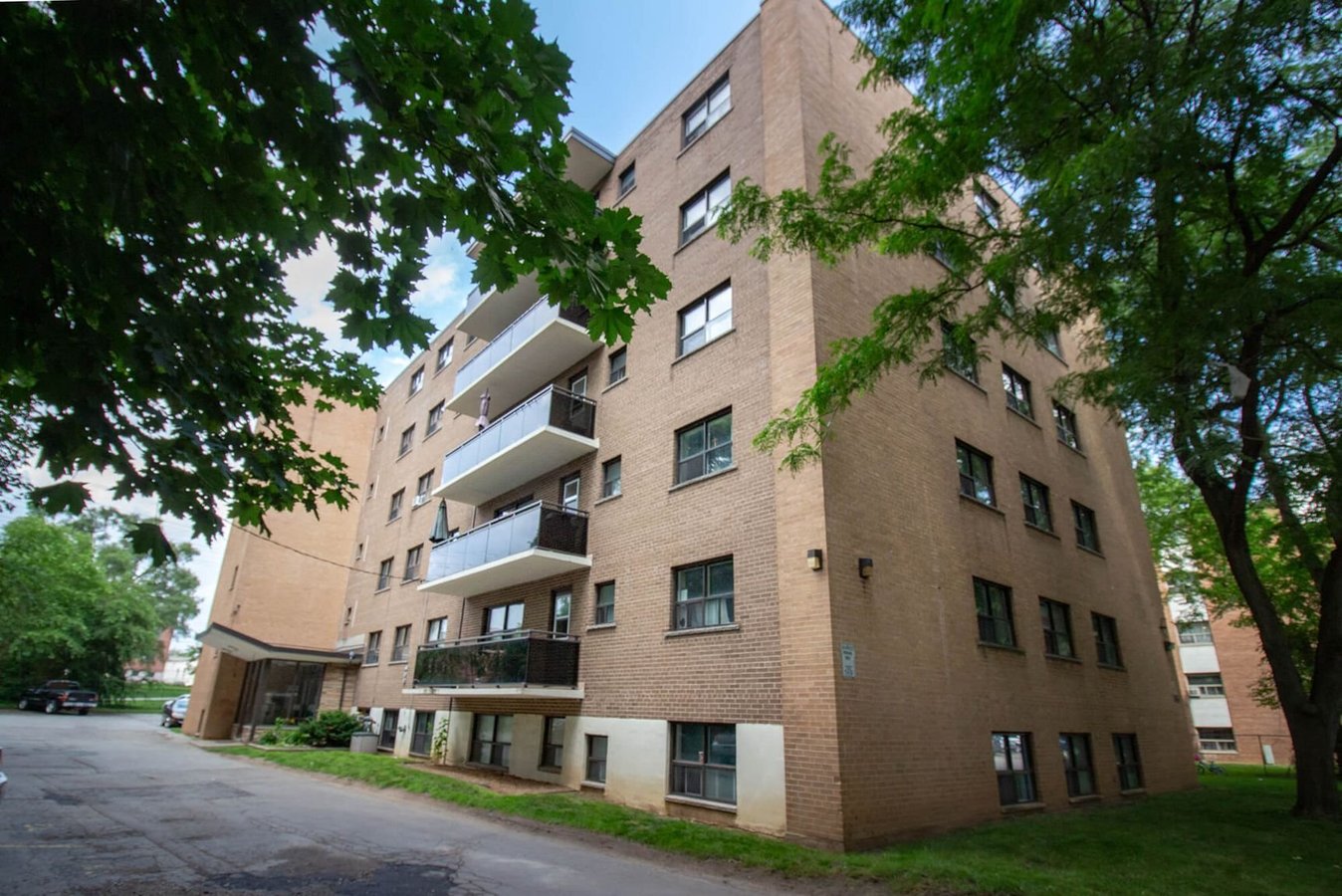 Apartments Condos and Houses for Rent Under 2,000 in Burlington