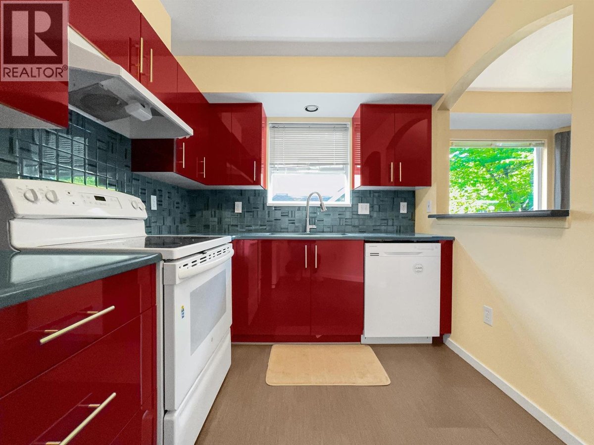 X 7175 18TH AVENUE - Photo 7