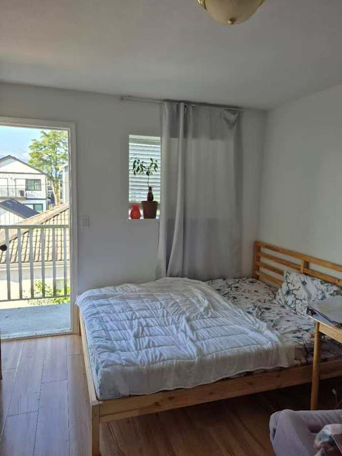 Kingsway - Photo 1
