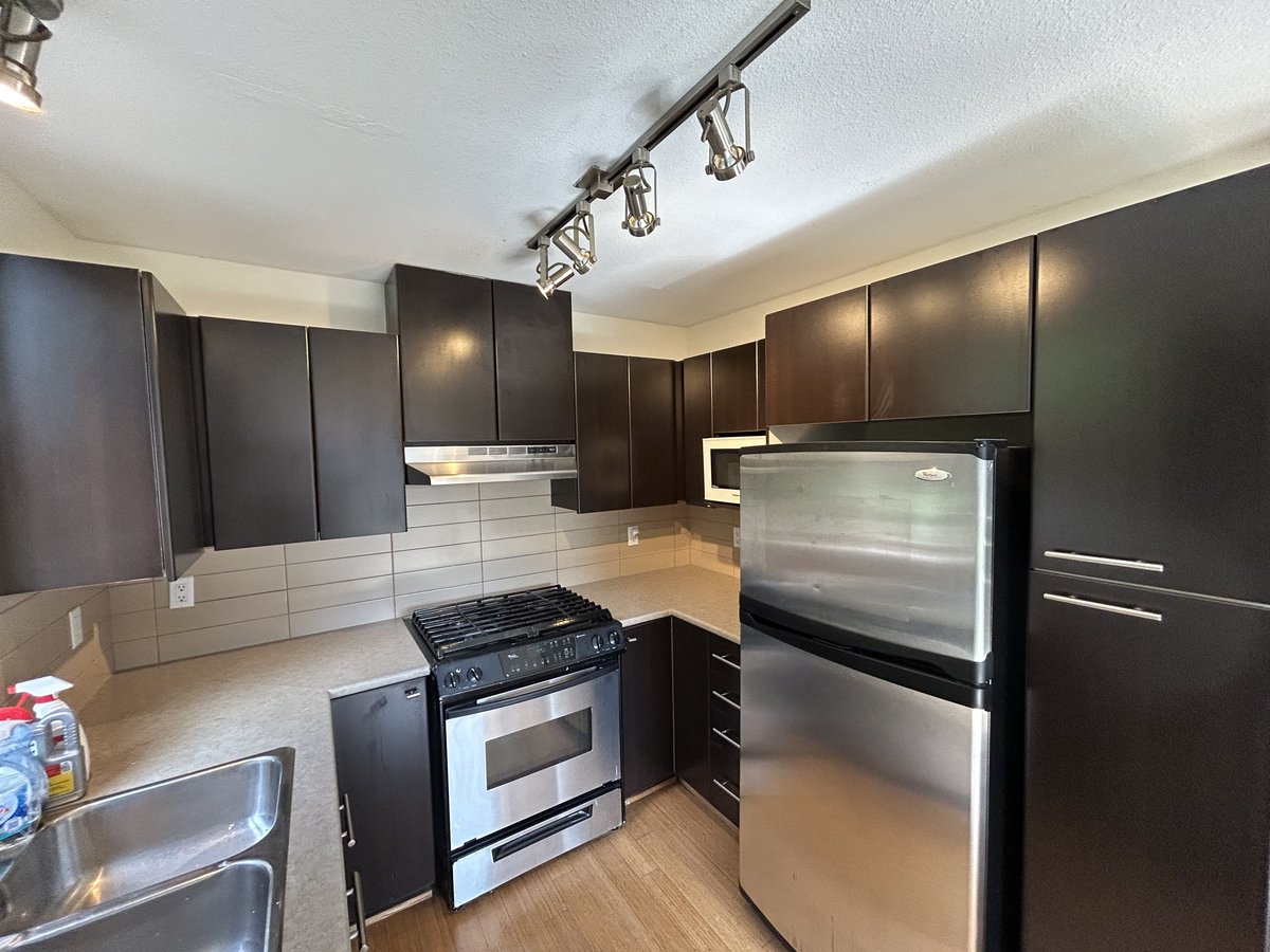 9319 University Crescent - Photo 5