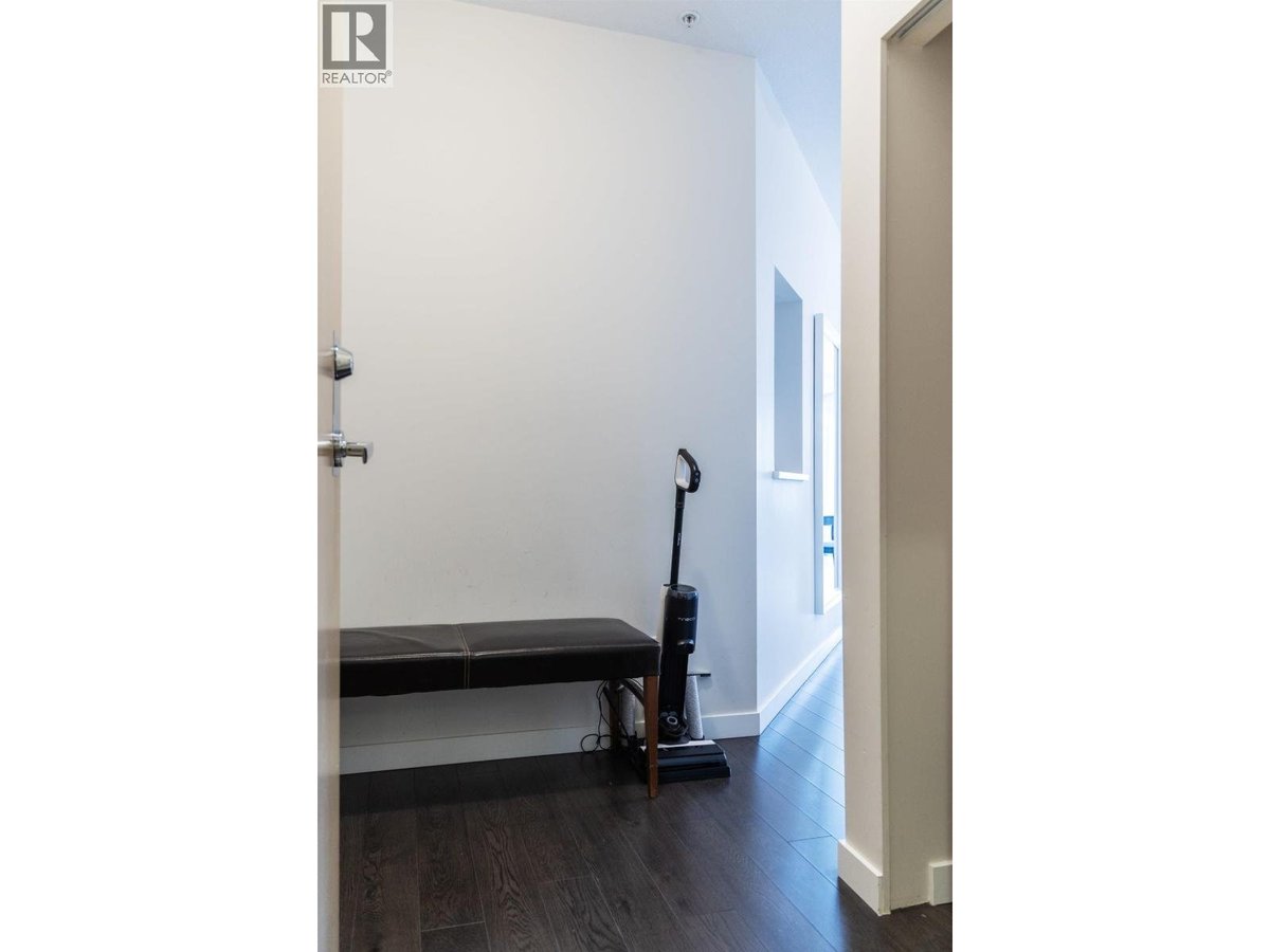 412 9877 UNIVERSITY CRESCENT - Photo 5