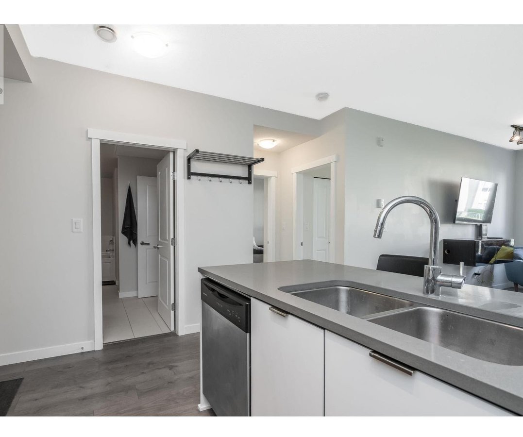 9877 University Crescent - Photo 10