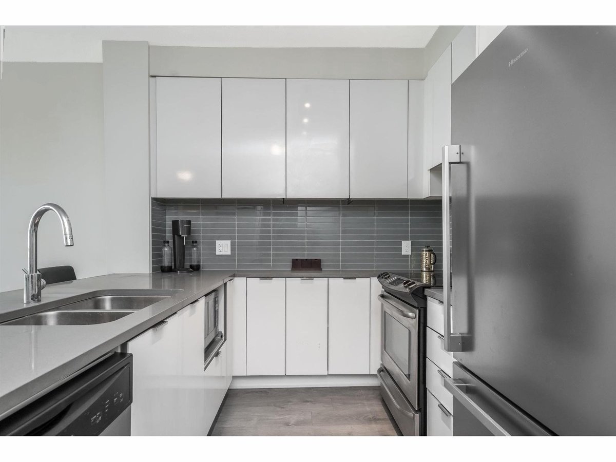 9877 University Crescent - Photo 11