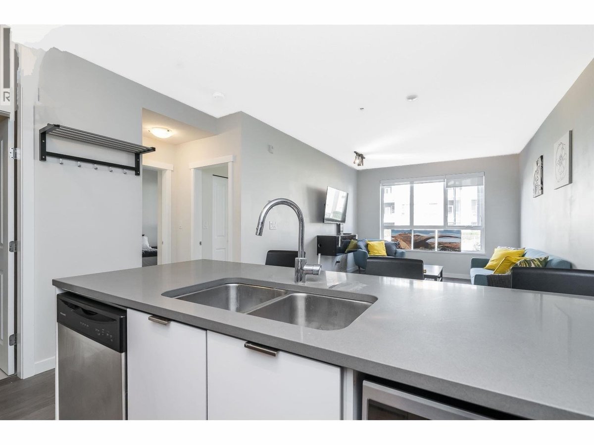 9877 University Crescent - Photo 12