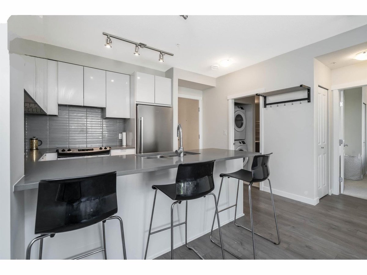 9877 University Crescent - Photo 14