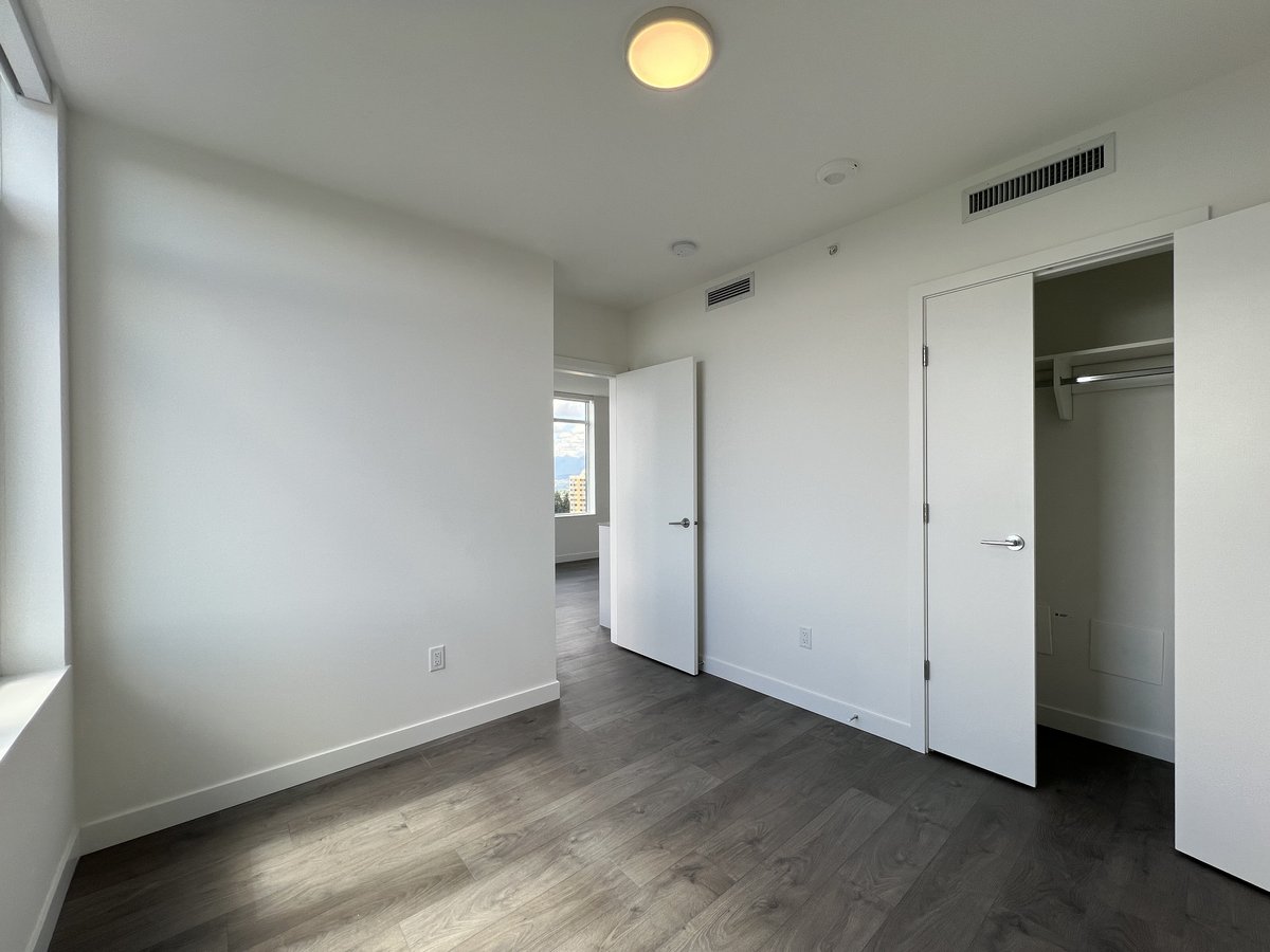 6468 Willingdon Avenue - Photo 12