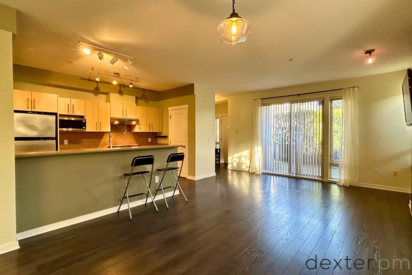 9229 University Crescent - Photo 3