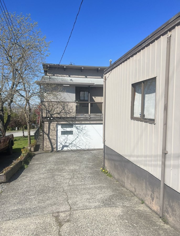 138 Hythe Avenue - Photo 1