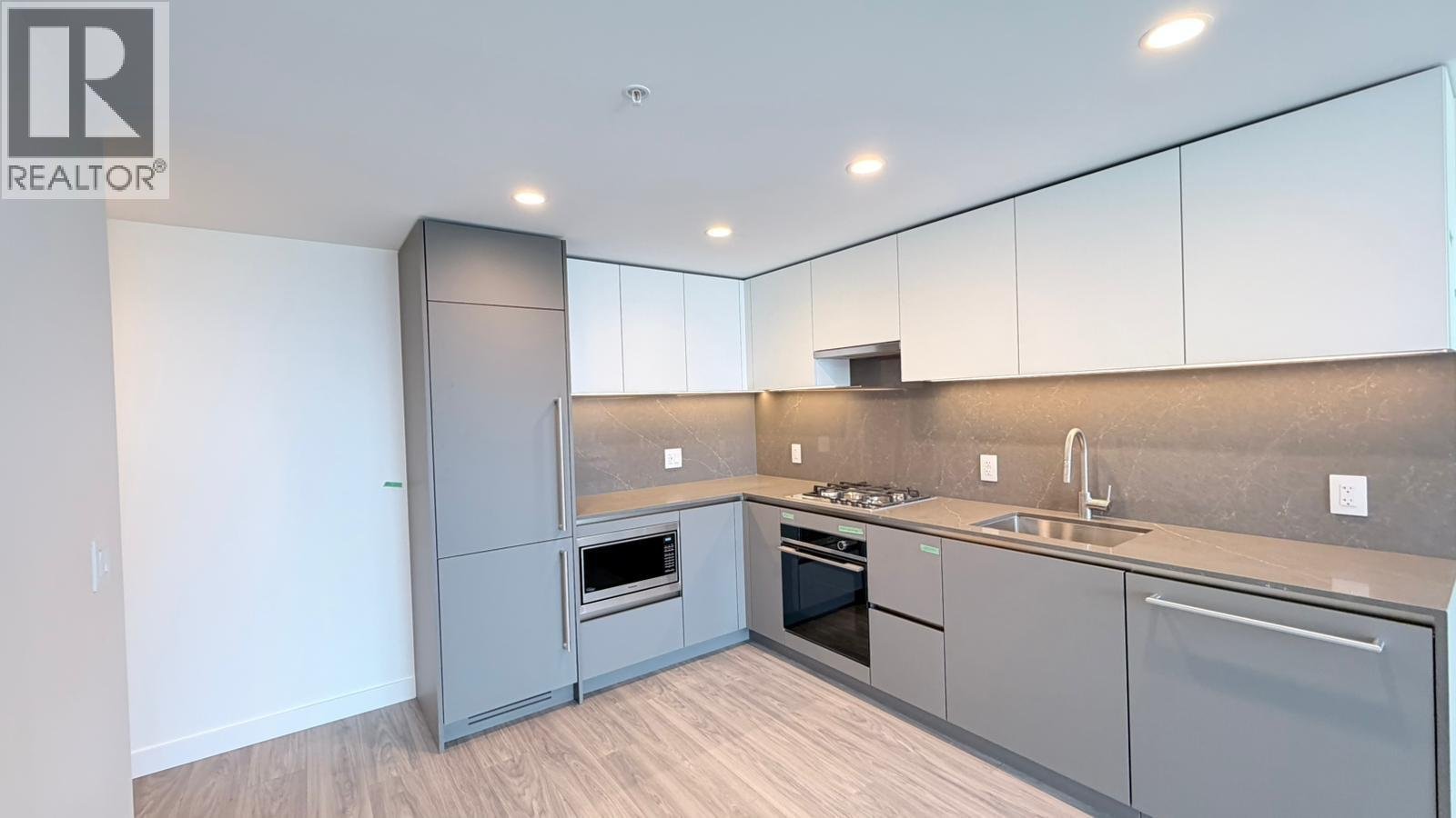 3701 2135 SPRINGER AVENUE - Photo 1