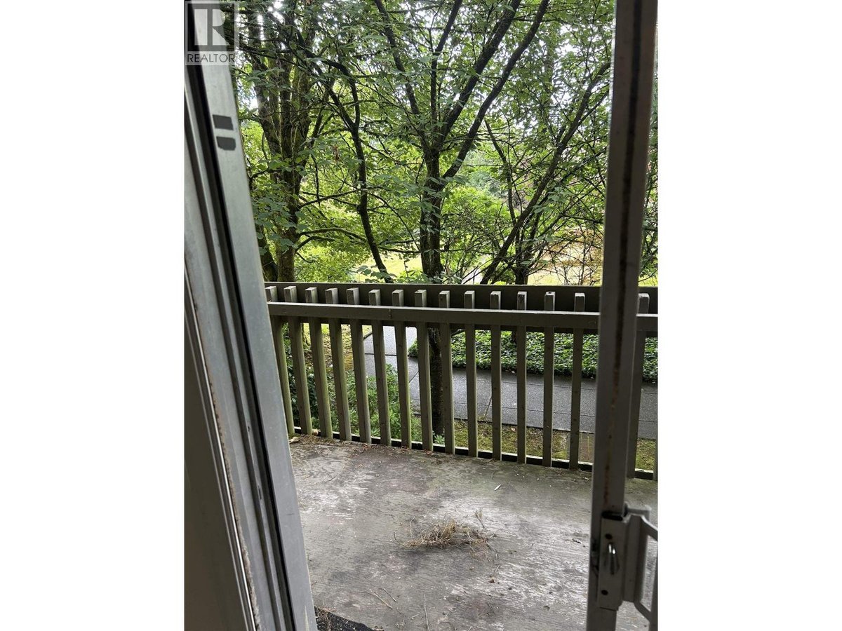48 5912 HASTINGS STREET - Photo 2