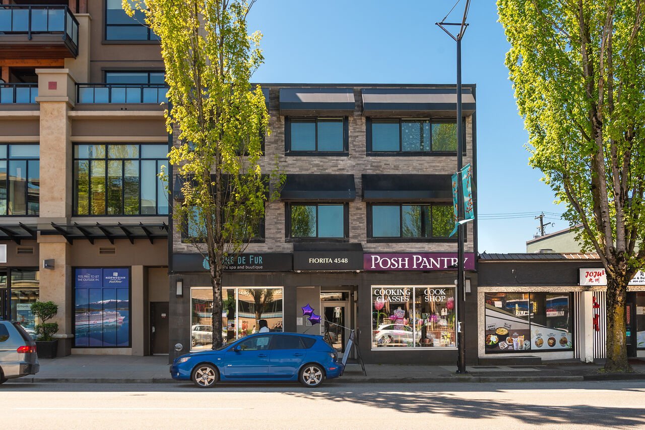 4548 Hastings Street - Photo 1