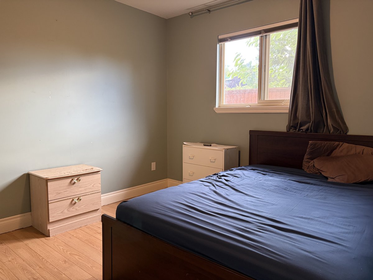 4401 Oxford Street - Photo 2