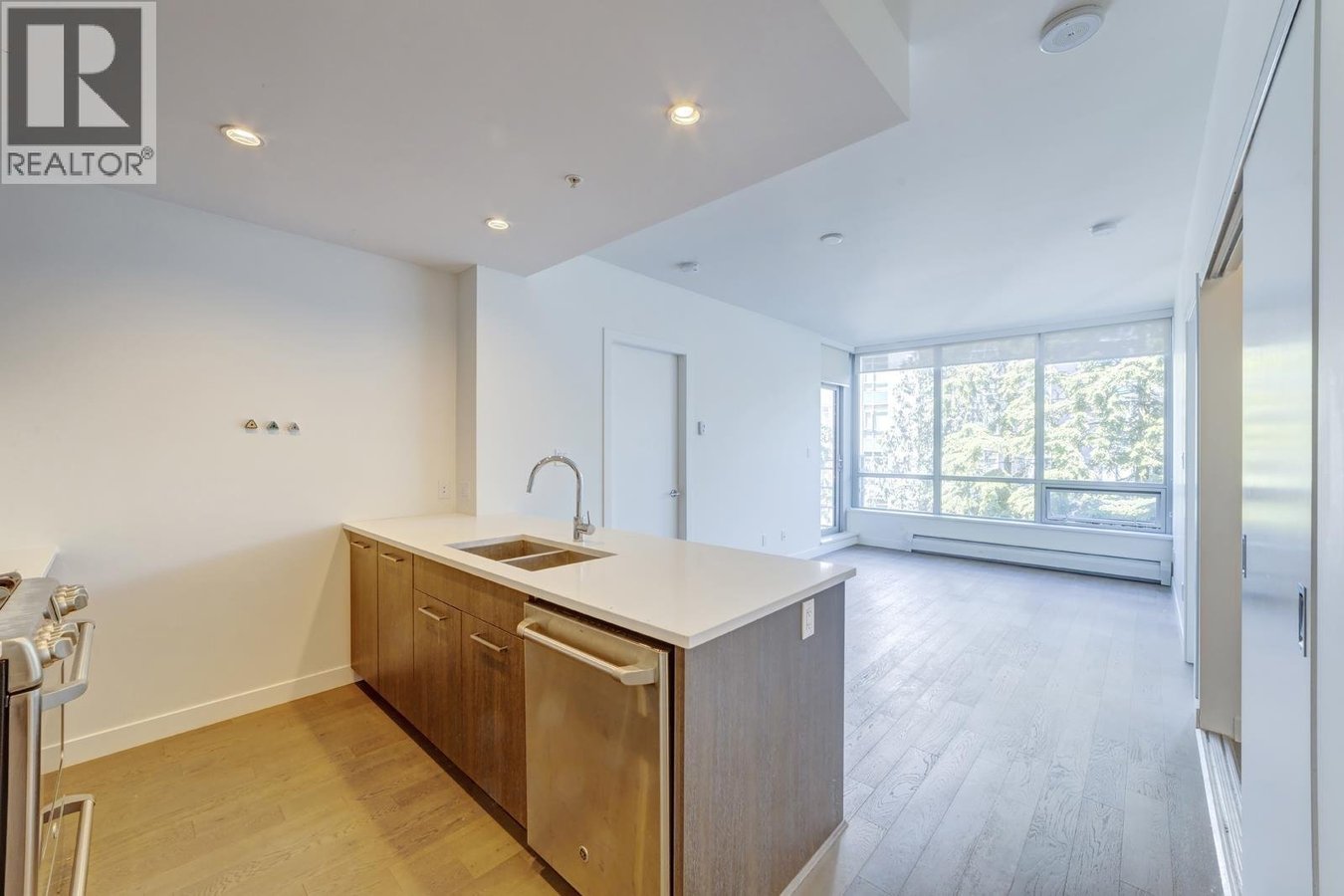 10XX 9060 UNIVERSITY CRESCENT - Photo 3