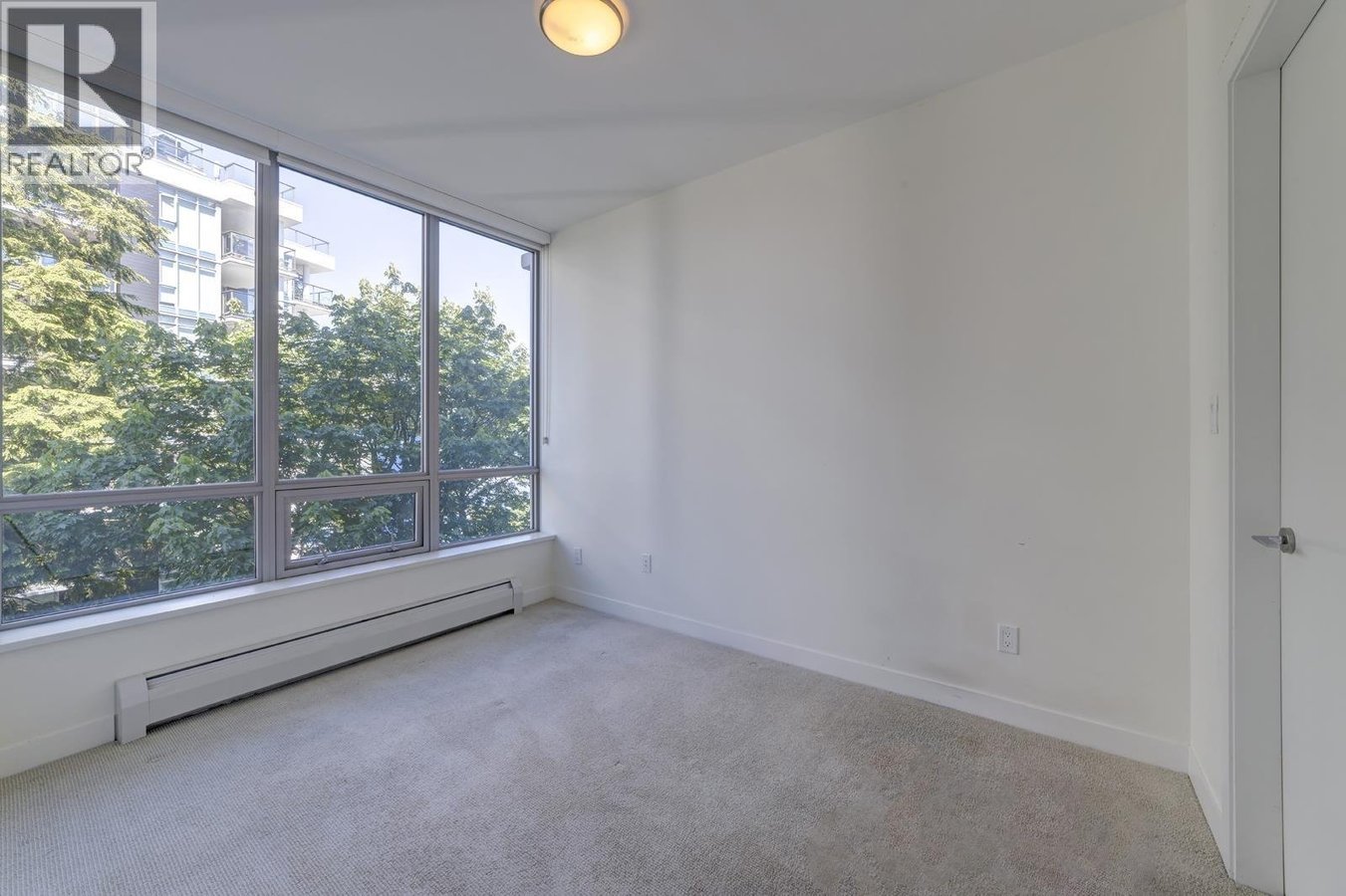 10XX 9060 UNIVERSITY CRESCENT - Photo 6