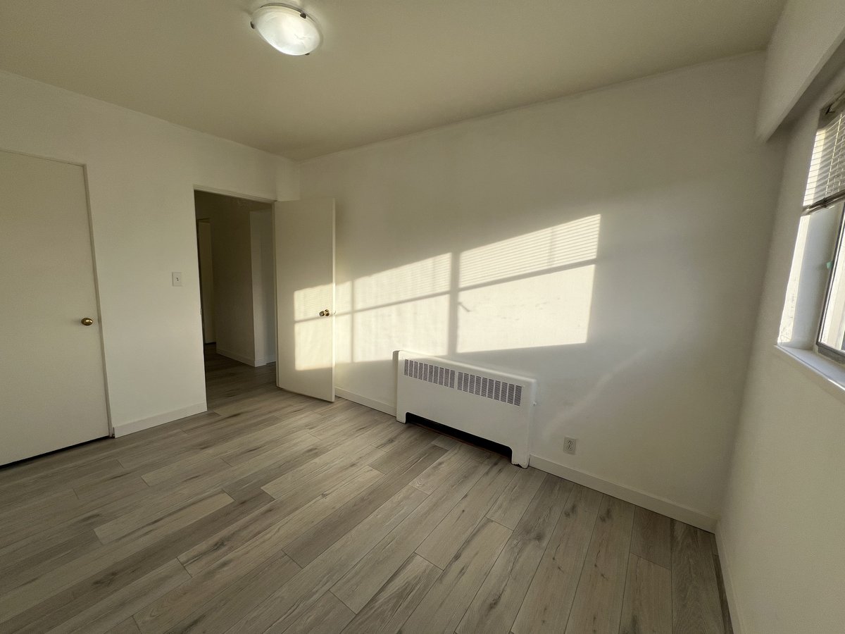 3865 Sunset Street - Photo 8