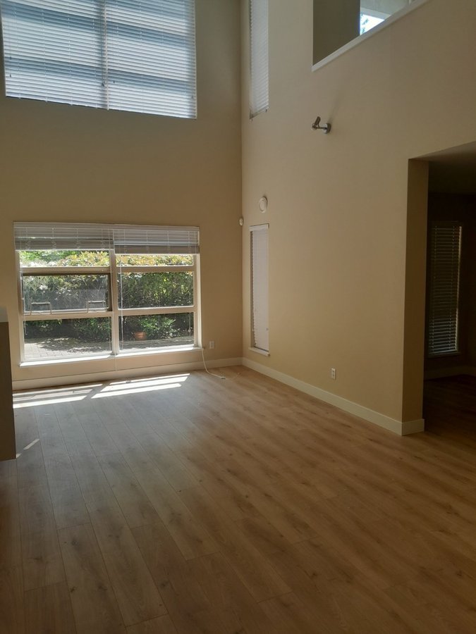 9339 University Crescent - Photo 2
